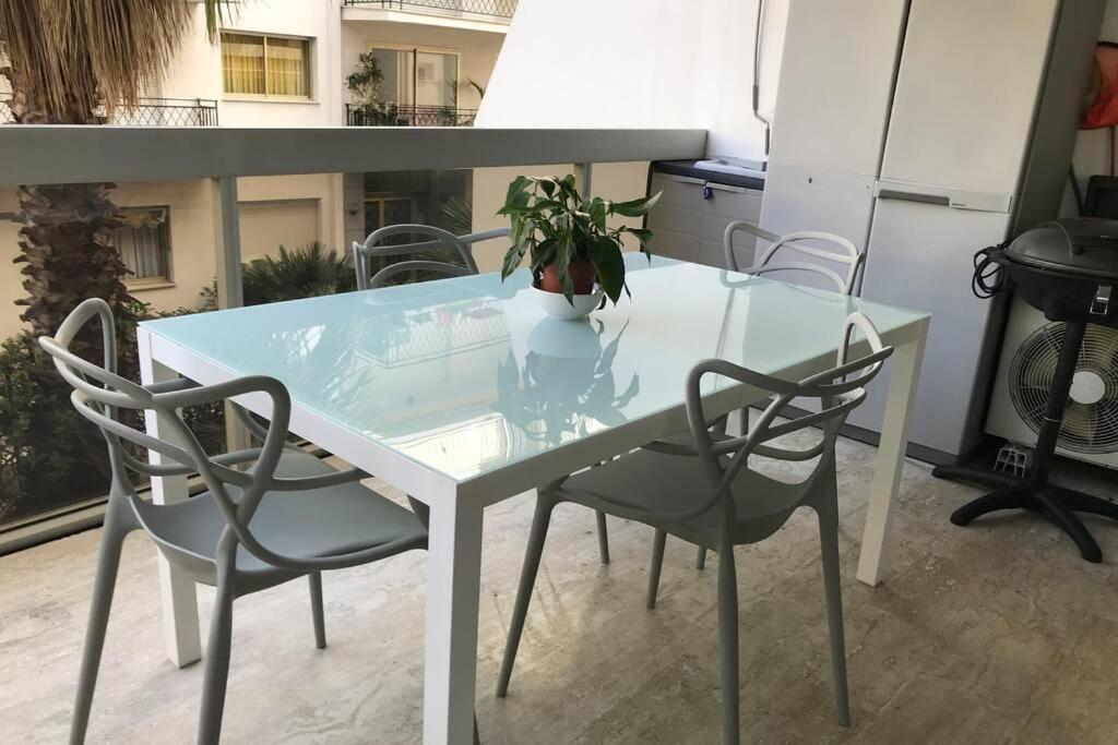 App Le Rocazur Avec Piscine Et Parking En Bord De Mer A 500M Du Centre Ville Menton Kültér fotó